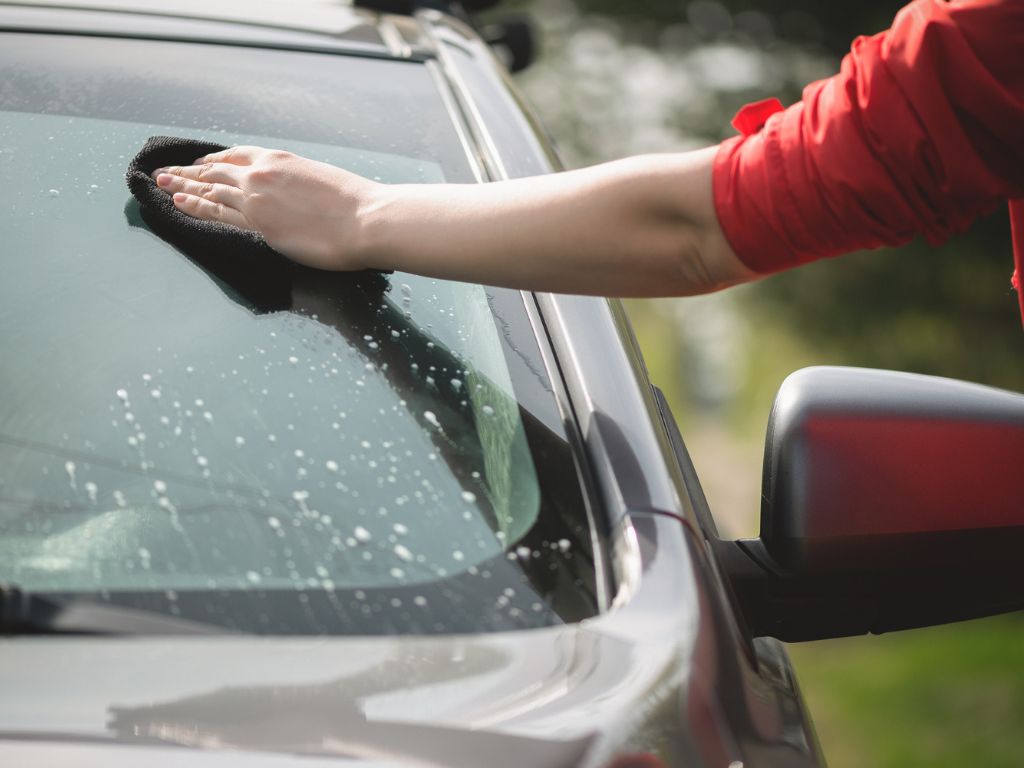 Car Glass Cleaning