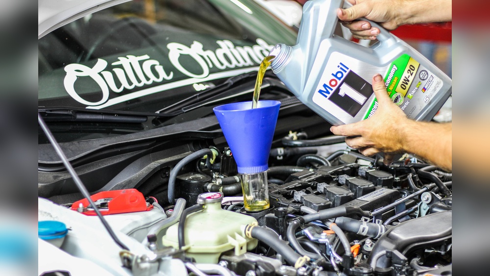 How Many Quarts of Oil in a Honda Civic