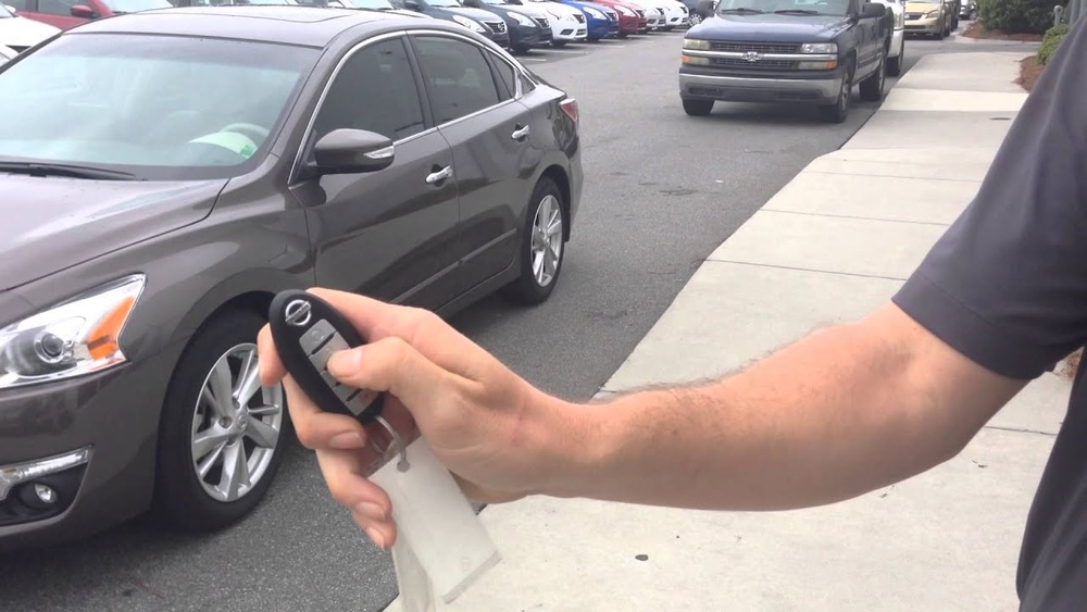 How To Roll Up Windows With Nissan Key